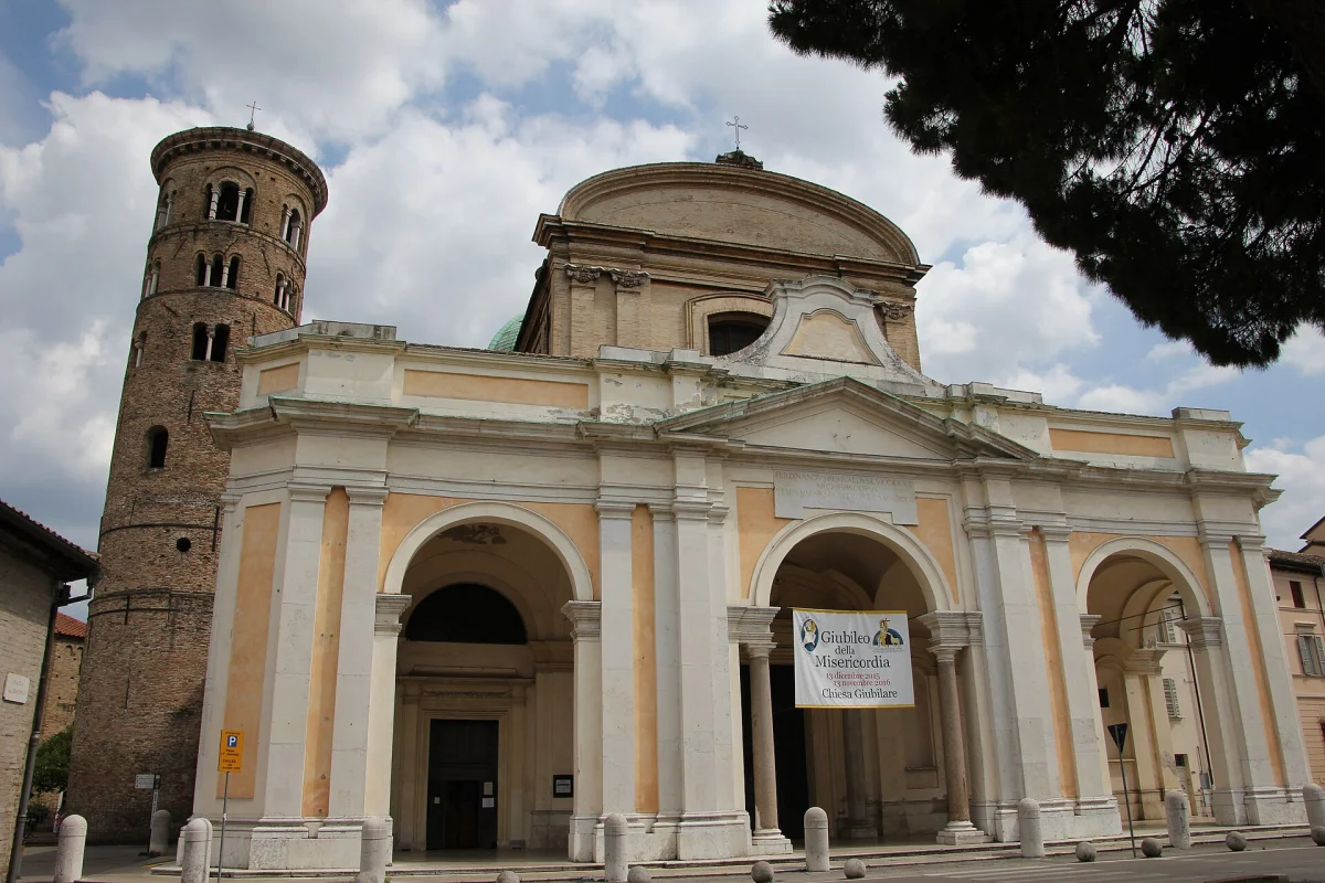 Cattedrale della Risurrezione (Duomo e Campanile Cilindrico)