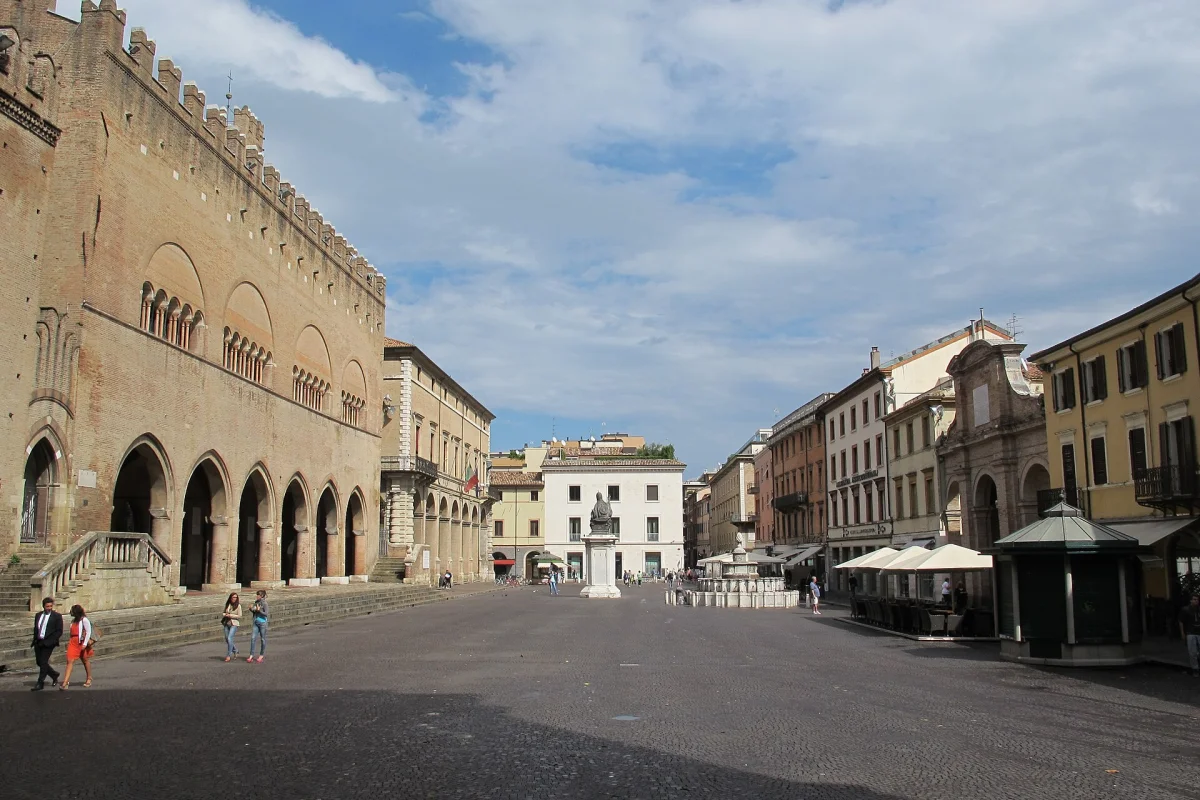 Piazza Cavour e Palazzi Comunali